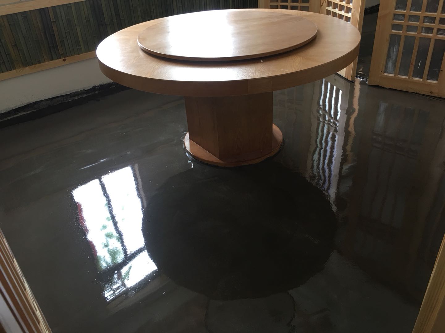 吉首市乾州餐廳環氧復古地坪施工完成，祝老板生意興隆，財源廣進